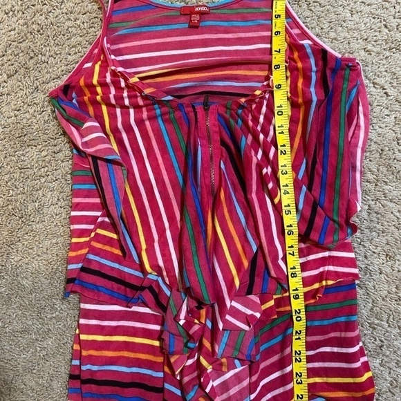 Bongo Layered Ruffled Front Top Size L - Picture 6 of 6